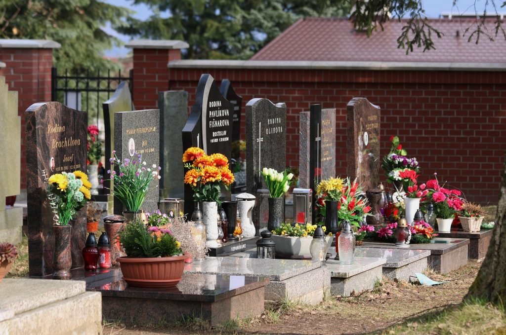 cemetery-3366552_1280